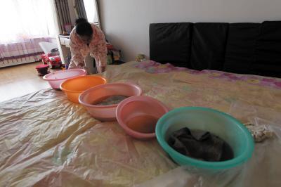 耒阳楼上漏水，住户失联，小区没物管，业主维权难！律师来支招……